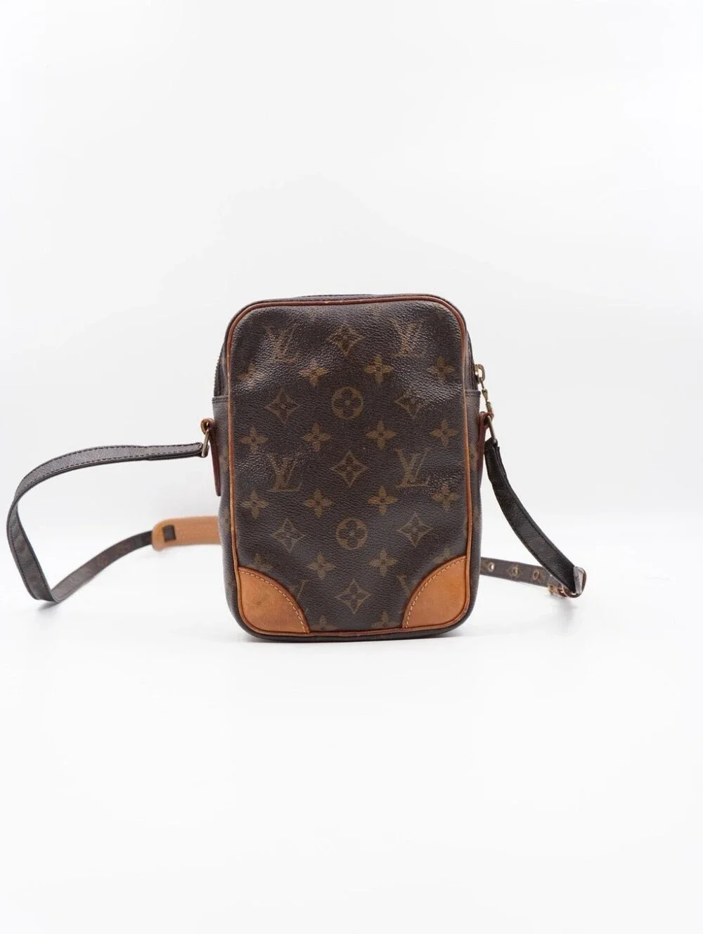 Louis Vuitton size approx
